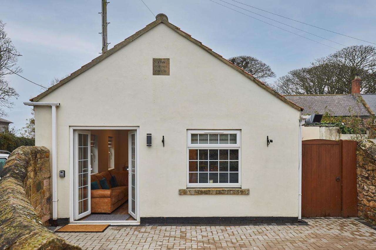 Host & Stay - Iona Cottage Beadnell Exteriör bild